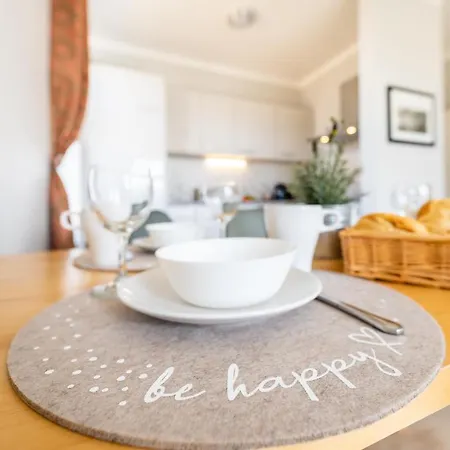 Haus Ferienglueck Sauna Im Haus 아파트호텔 Sellin (Rugen)