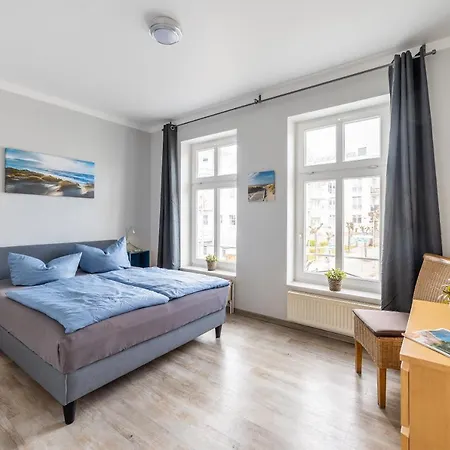 מלון דירות Haus Ferienglueck Sauna Im Haus Sellin (Rugen)