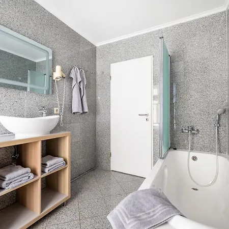 Haus Feriengluck Aparthotel 3*