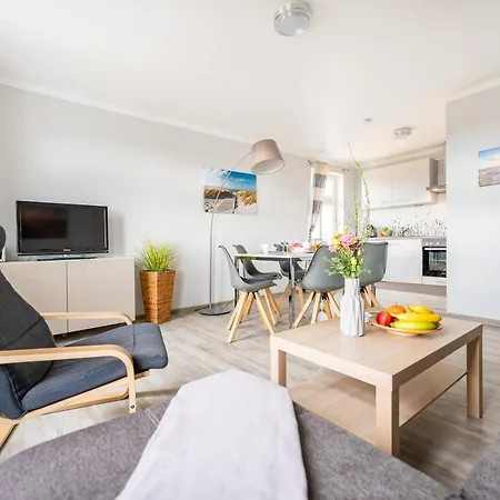 Haus Ferienglueck Sauna Im Haus מלון דירות Sellin (Rugen)